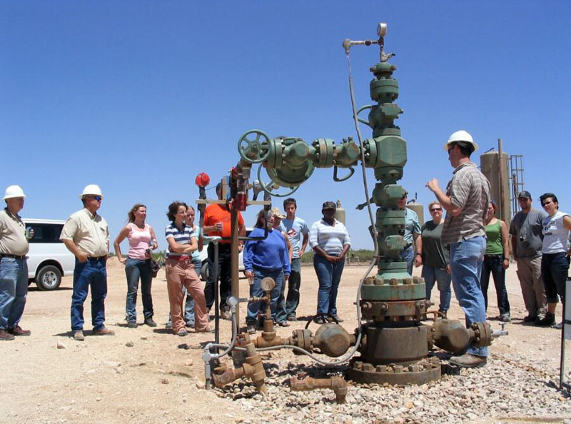 Conventional stack up wellhead